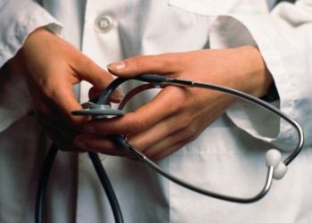 Συνεχίζουν την επίσχεση οι μικροβιολόγοι