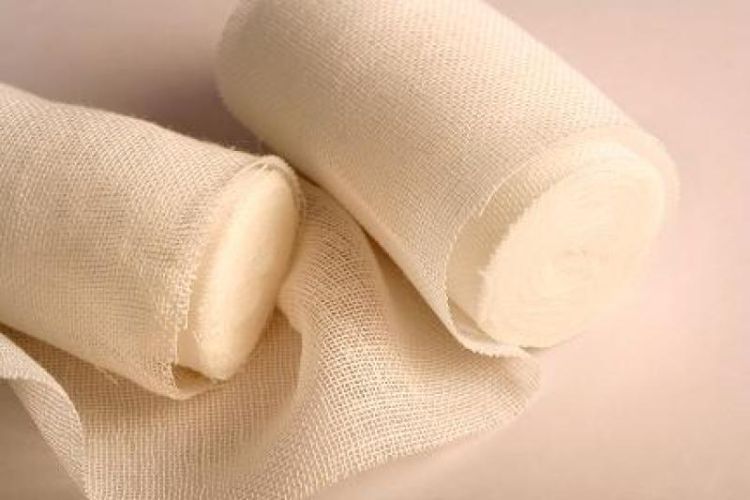 Γιατροί και νοσηλευτές "τσόνταραν" για γάζες και λευκοπλάστ...