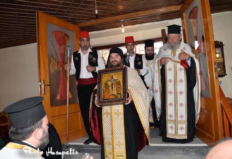 Τίμιο Ξύλο: ανοιχτός από το πρωί μέχρι το βράδυ ο Ι.Ν. Αγ. Γεωργίου