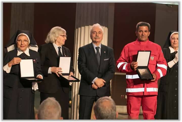 Παρέλαβε την τιμητική διάκριση Παρέλαβε την τιμητική διάκριση