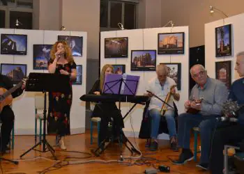 Παρουσίασης του Ποιητικού Λευκώματος «Αμμόχωστος» sxolia_ekdhlosh_2_