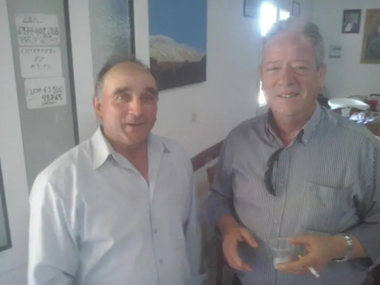 Μαζί στην γιορτή για την απόσταξη του κουμαρίσιου τσίπουρου Μαζί στην γιορτή για την απόσταξη του κουμαρίσιου τσίπουρου