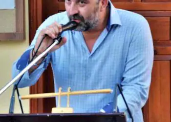 ΒΗΜΑ...τίζοντας: Ο Θωμάς Αναστασιάδης ετοιμάζεται να ασχοληθεί ακόμα πιο ενεργά με τα κοινά sxolio_anastasiadi