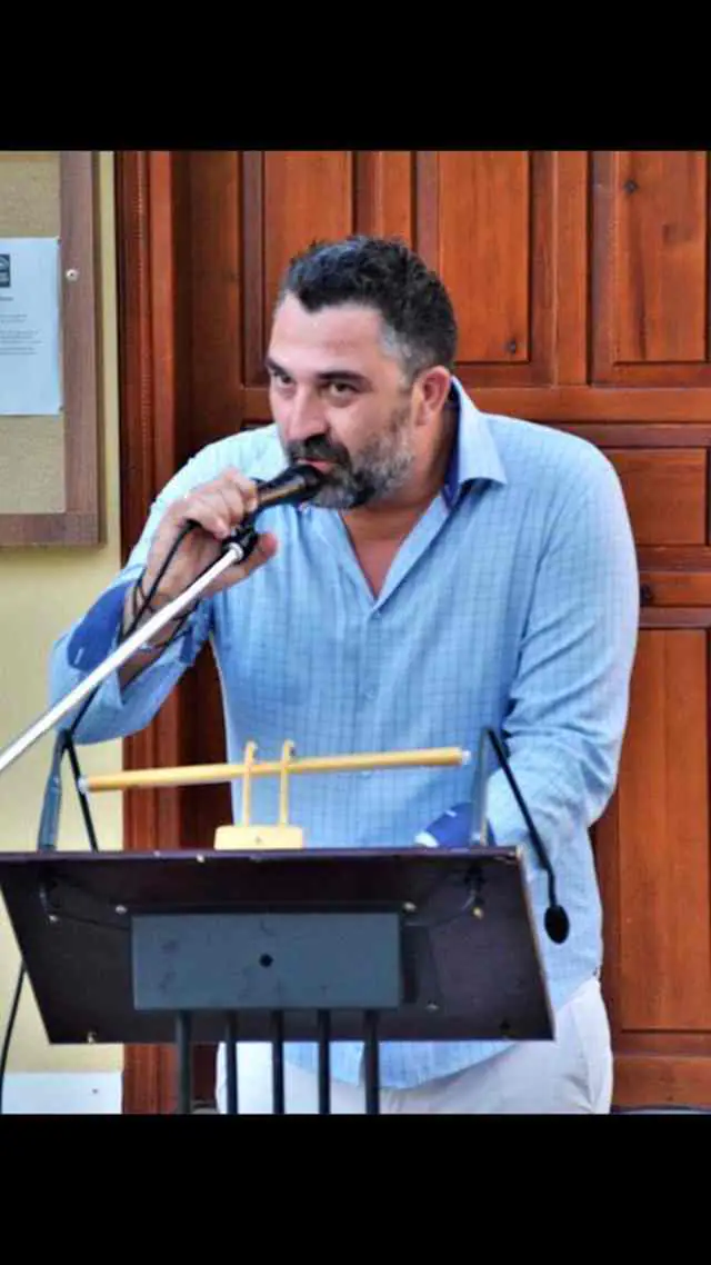 ΒΗΜΑ...τίζοντας: Ο Θωμάς Αναστασιάδης ετοιμάζεται να ασχοληθεί ακόμα πιο ενεργά με τα κοινά sxolio_anastasiadi