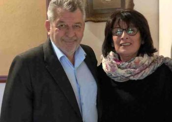 ΒΗΜΑ...τίζοντας: Η Μαρία Αβραμίδου υποψήφια δημοτική σύμβουλος με τον Παναγιώτη Καζά sxolio_avramidoy