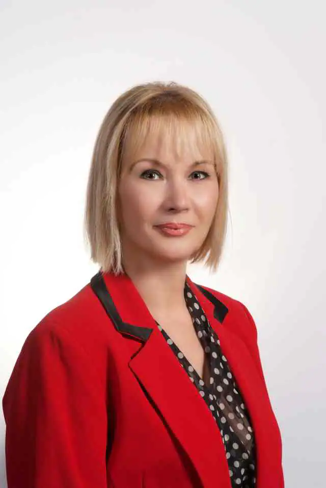 ΒΗΜΑ...τίζοντας: Η ΕΛΕΝΗ ΑΘΑΝΑΣΙΑΔΟΥ ΠΑΠΑΓΕΩΡΓΙΑΔΟΥ υποψήφια δημοτική σύμβουλος με το συνδυασμό “ΕΚΚΙΝΗΣΗ” sxolio_elenis