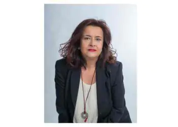 ΒΗΜΑ...τίζοντας: Η Θεοδώρα Γραβάνη αποφασισμένη να ριχτεί στην μάχη των αυτοδιοικητικών εκλογών sxolio_gravani_