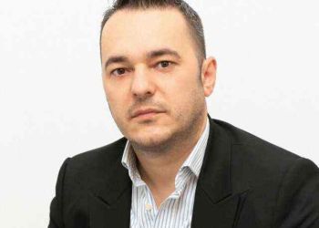 ΒΗΜΑ...τίζοντας: Ο Λάζος Χρήστος Σερίφης έχει αποδείξει πόσο αγαπά τον τόπο του.. sxolio_lazoy_serifi