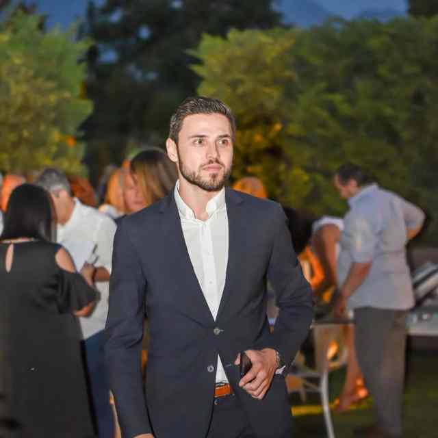 ΒΗΜΑ...τίζοντας: O Στέφανος Μπιτόπουλος στο πλευρό του Κώστα Κουκοδήμου sxolio_mpitopoyloy