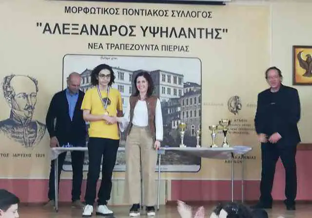 ΒΗΜΑ...τίζοντας: Η Μαρία Τερζίδου στο Ανοιχτό Τουρνουά Γρήγορου Σκακιού sxolio_terzidoy