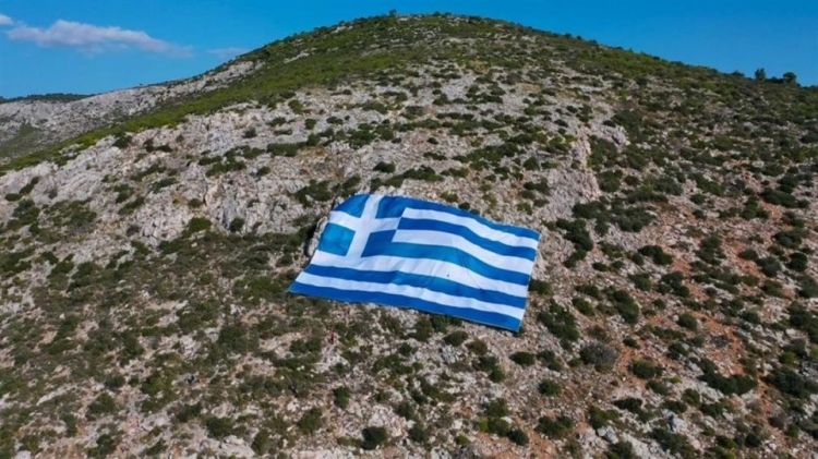 Μητρός τε και πατρός τιµιώτερον εστίν η πατρίς