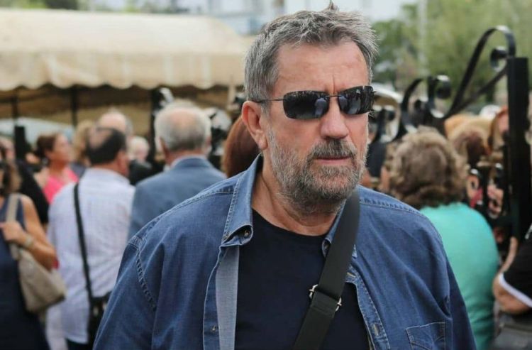 Αυλαία για την εκπομπή «Στην υγειά μας ρε παιδιά» Αυλαία για την εκπομπή «Στην υγειά μας ρε παιδιά»