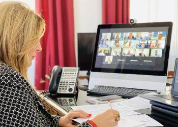 Τηλεδιάσκεψη με φόντο την έναρξη της φετινής τουριστικής σεζόν