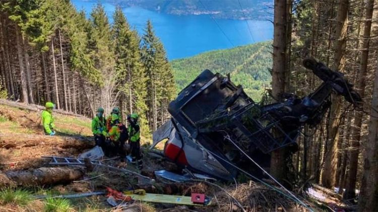 Τραγωδία στην Ιταλία: Τελεφερίκ συνετρίβη σε βουνό