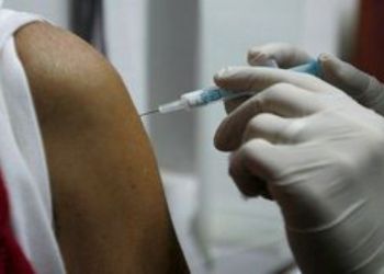 Ο εμβολιασμός των ενηλίκων κατά της Covid 19 φαίνεται να προστατεύει, επίσης, τα ανεμβολίαστα παιδιά