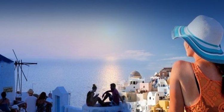 Οι Πλούσιοι Παίρνουν Τα Γιωτ Και Ταξιδεύουν Στην Ελλάδα