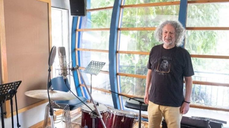 Ο συνθέτης Γιώργος Καζαντζής των «αθόρυβων» επιτυχιών