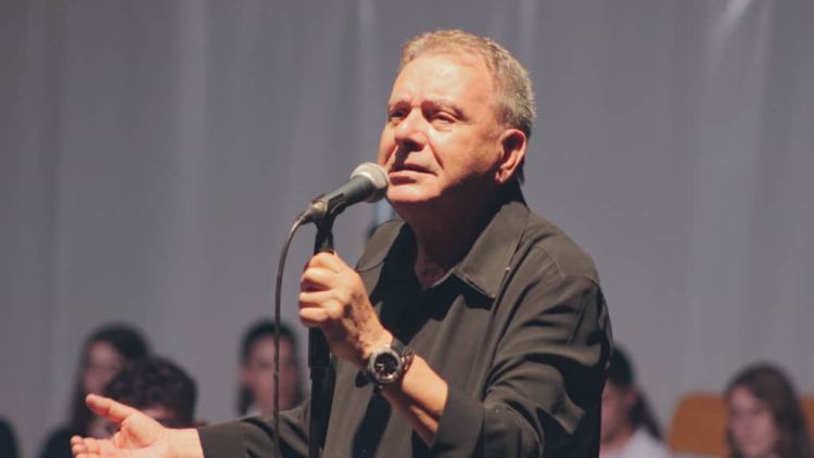 Σ’ ευχαριστούμε Μανώλη που μας χαρίζεις την ψυχή σου