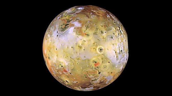 Διάστημα: Τα 10 Πιο Παράξενα Φεγγάρια Στο Ηλιακό Μας Σύστημα