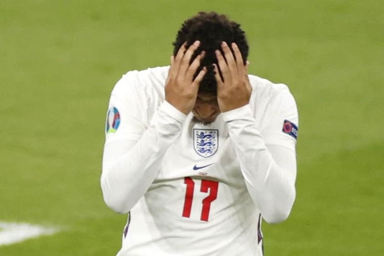 Καταδίκη από την Uefa στις ρατσιστικές επιθέσεις στους παίκτες της Αγγλίας
