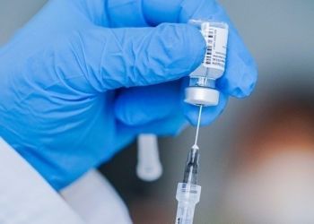 Μ. Θεμιστοκλέους: Το απόγευμα ανοίγει η πλατφόρμα για εμβολιασμό των εφήβων 15 – 17 ετών
