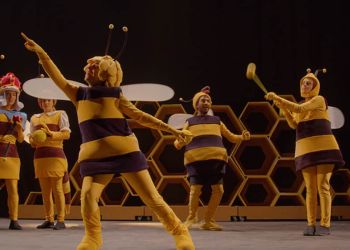 Μάγια η μέλισσα – η επίσημη θεατρική παράσταση
