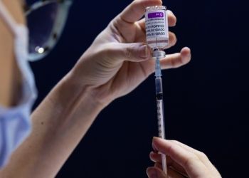 Οι χριστιανοί ρωτούν για το εμβόλιο και οι γιατροί μας απαντούν