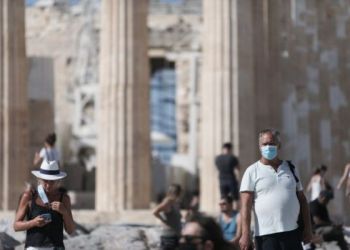 Τουρισμός: Χαμόγελα στην Ελλάδα από την άρση καραντίνας των Βρετανών