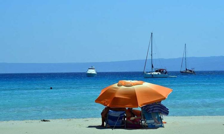 47.000 επιταγές κοινωνικού τουρισμού ΟΑΕΔ