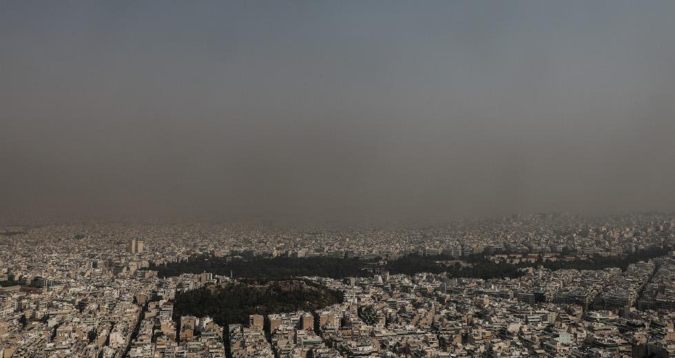 Η Ελλάδα σε «ασφυξία»: Χαμηλή ποιότητα αέρα εξαιτίας των πυρκαγιών