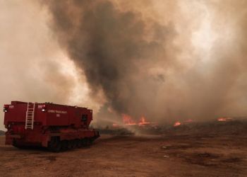 Πύρινα μέτωπα σε 56 περιοχές της χώρας. Εκτός ελέγχου οι φωτιές στην Αττική, εκκενώνονται οικισμοί Αγ. Στεφάνου, Καλέτζι, Λίμνη Μαραθώνα