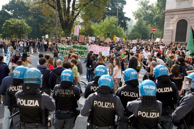 Κλιματική Αλλαγή: Οι νέοι του πλανήτη επιστρέφουν στους δρόμους Κλιματική Αλλαγή: Οι νέοι του πλανήτη επιστρέφουν στους δρόμους