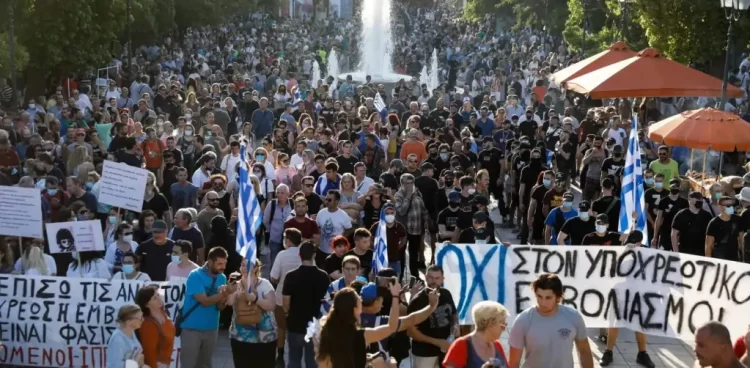 Κορονοϊός: Συναγερμός στην κυβέρνηση για τους αρνητές και τη Βόρεια Ελλάδα