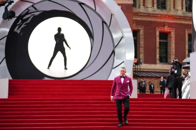 No Time To Die: «Βασιλική» λάμψη στην παγκόσμια πρεμιέρα του νέου Τζέιμς Μποντ στο Λονδίνο – Μετά από τρεις αναβολές