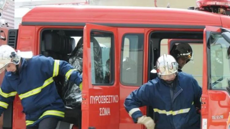 Πιερία: Ολοκληρώθηκε επιχείρηση της Πυροσβεστικής για διαρροή αμμωνίας από δεξαμενή φορτηγού