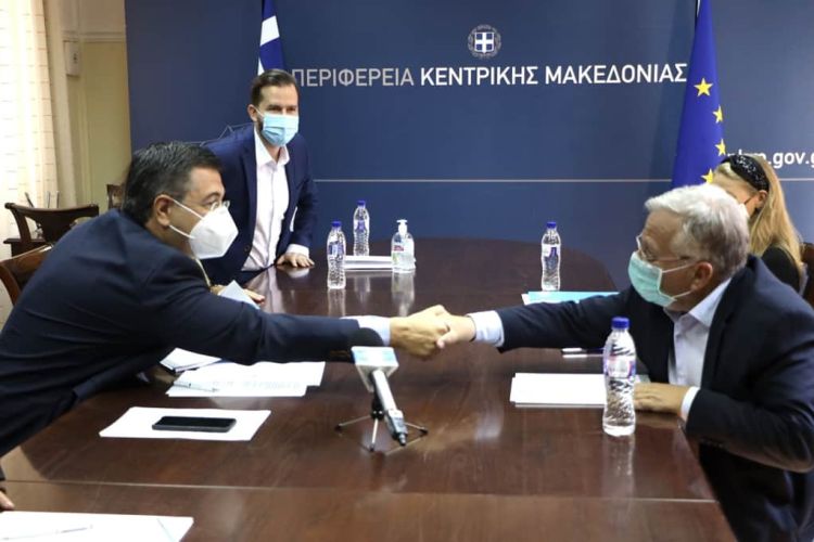 Σύμφωνο συνεργασίας υπέγραψαν ο Περιφερειάρχης Κεντρικής Μακεδονίας Α. Τζιτζικώστας και ο Πρόεδρος του ‘Χαμόγελου του Παιδιού’ Κ. Γιαννόπουλος
