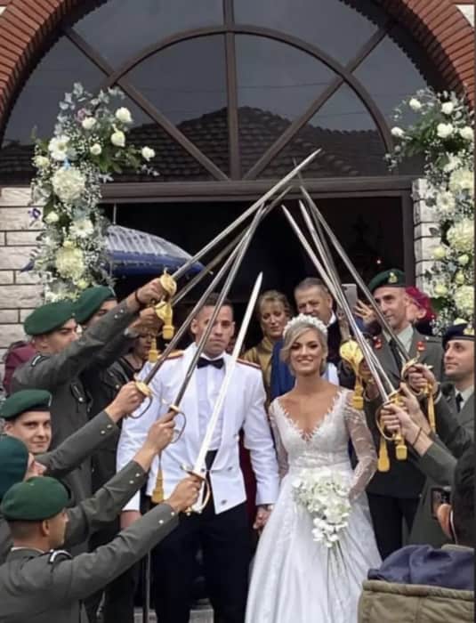 Στρατιωτικός γάμος με χρυσές και μπλε αποχρώσεις στην Καρίτσα Πιερίας