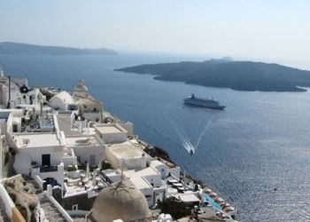 Τουρισμός: Παγκόσμια εύσημα στην Ελλάδα – «Μπορεί να αποτελέσει σημείο αναφοράς και για άλλες χώρες»