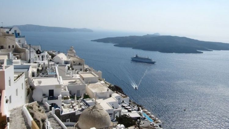 Τουρισμός: Παγκόσμια εύσημα στην Ελλάδα – «Μπορεί να αποτελέσει σημείο αναφοράς και για άλλες χώρες»