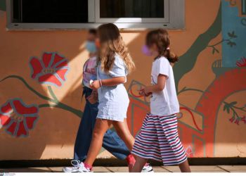 Κορονοϊός: Αυξήθηκαν τα κρούσματα σε παιδιά – Άλλες 5 περιοχές στο κόκκινο
