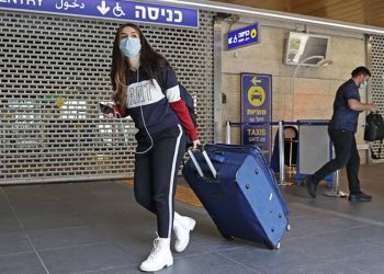 Μετάλλαξη Όμικρον: Κλείνει την πόρτα το Ισραήλ σε όλους τους αλλοδαπούς για να προλάβει την εξάπλωση