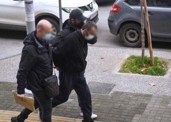 Θεσσαλονίκη: Στον εισαγγελέα ο 49χρονος που σκότωσε τη γυναίκα του στην Πολίχνη (video)