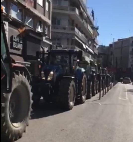 Αγρότες Στην Πλατεία Κατερίνης (Video)