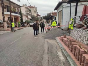 Αναπλάσεις πεζοδρομίων στην οδό Φιλώτα