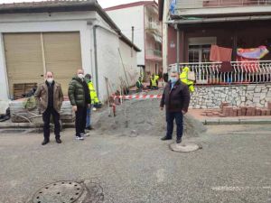 Αναπλάσεις πεζοδρομίων στην οδό Φιλώτα