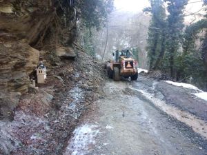 Αποχιονισμός του οδικού δικτύου σε Μόρνα και Φτέρη