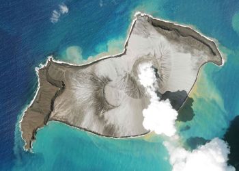 Έκρηξη ηφαιστείου Τόνγκα: Το τσουνάμι έφθασε στην Ιαπωνία – Αναμένουν κύματα τριών μέτρων