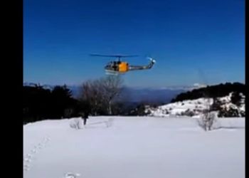 Ελικόπτερο  Απεγκλώβισε  Τους Αποκλεισμένους  Στο Καταφύγι Κοζάνης