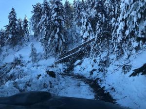 Ελικόπτερο  απεγκλώβισε  τους αποκλεισμένους  στο Καταφύγι Κοζάνης