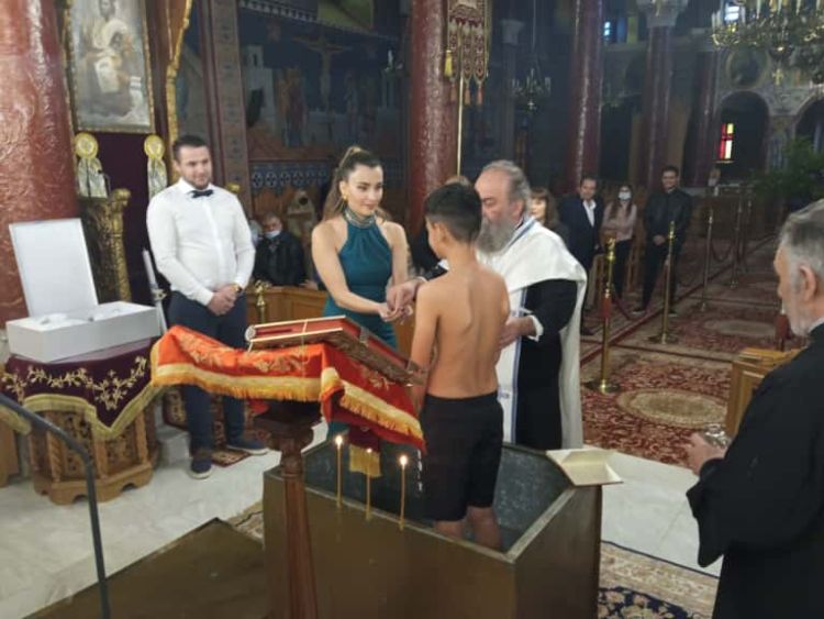 Ένα 11χρονο αγοράκι από την Αλβανία βαφτίστηκε ορθόδοξο